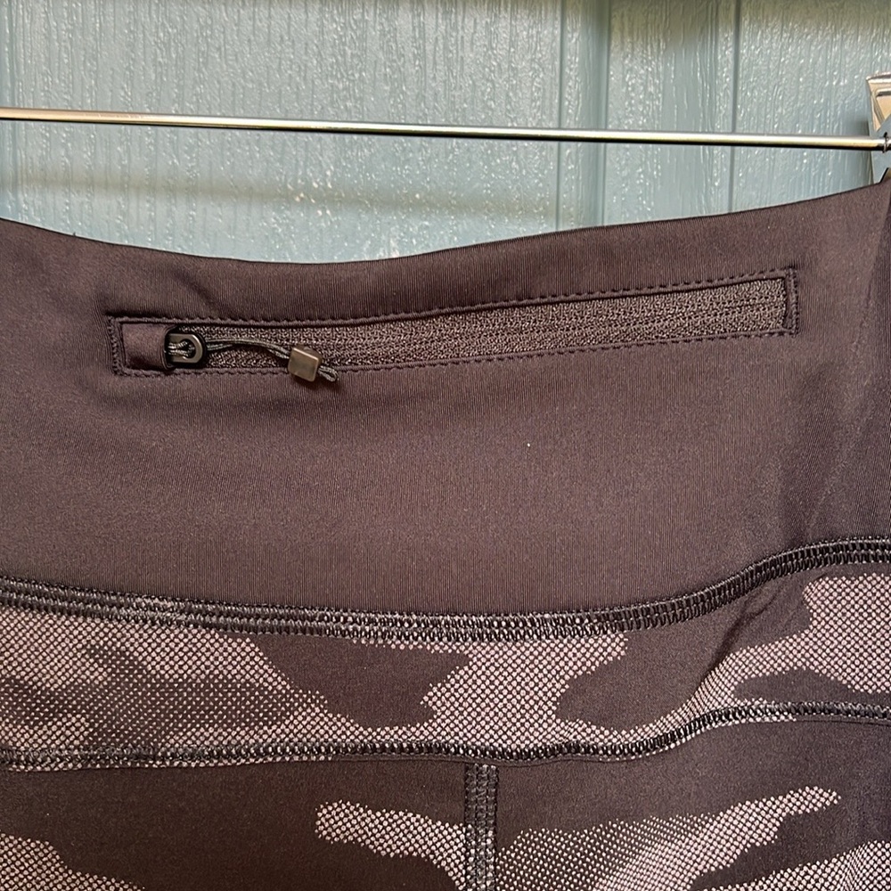 Athleta Run With It Reflective Printed 3.5” Short - Picture 8 of 12